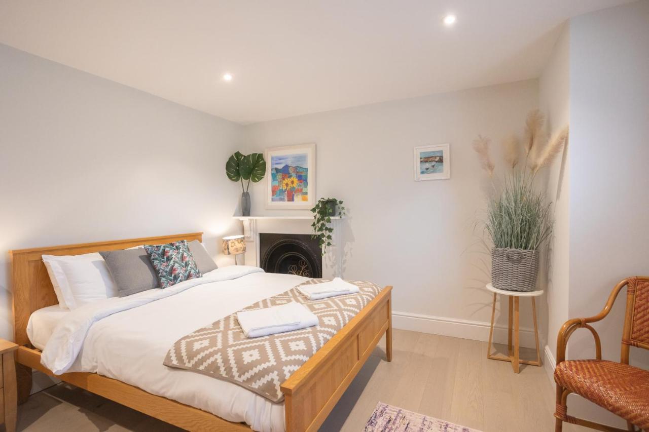 Spacious 1Br Victorian Cheltenham Flat In Cotswolds Sleeps 4 - Free Parking Kültér fotó